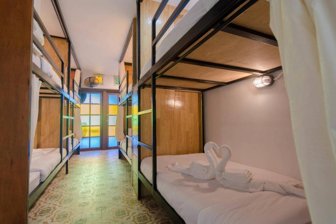 Bed At Beach Hostel Phuket ภายนอก รูปภาพ