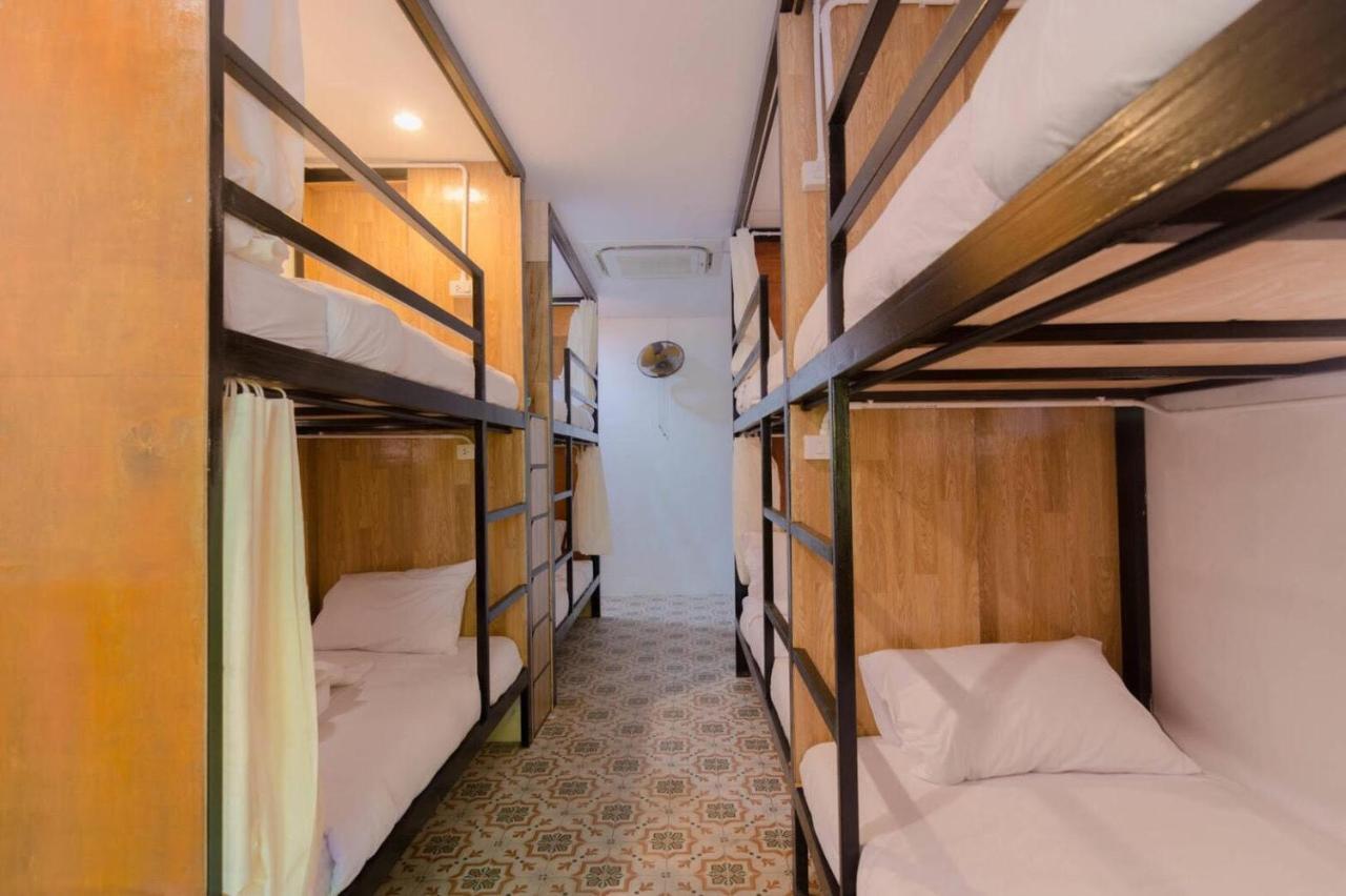 Bed At Beach Hostel Phuket ภายนอก รูปภาพ
