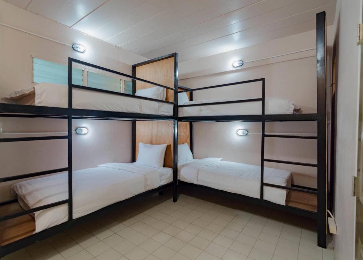 Bed At Beach Hostel Phuket ภายนอก รูปภาพ
